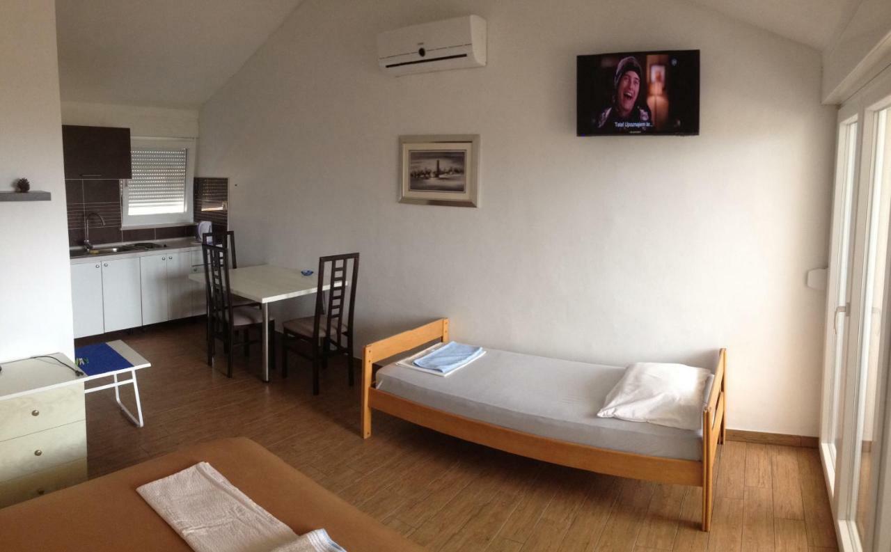 Apartments Dubravka Pirovac Kültér fotó